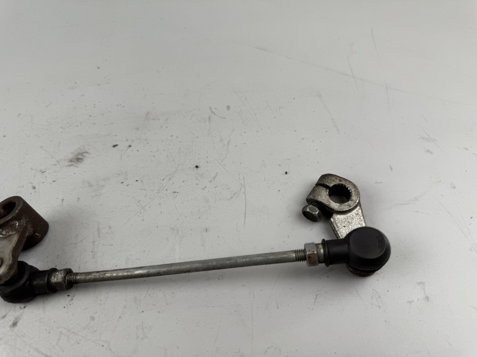 Suzuki GSX750 AE Inazuma Schaltgestänge Schaltpedal Switch Motor Engine