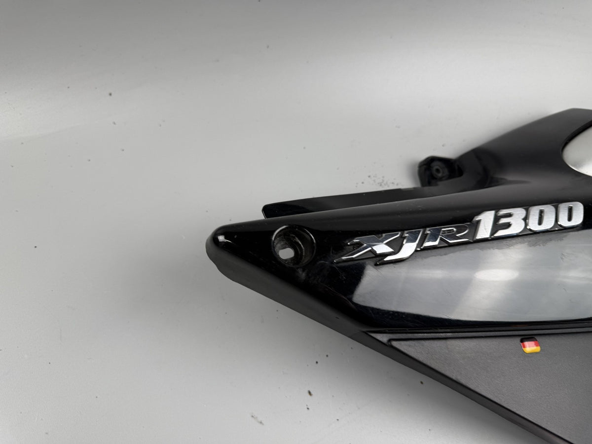 Yamaha XJR1300 RP02 Seitendeckel Sidecover Seitenteil rechts Verkleidung