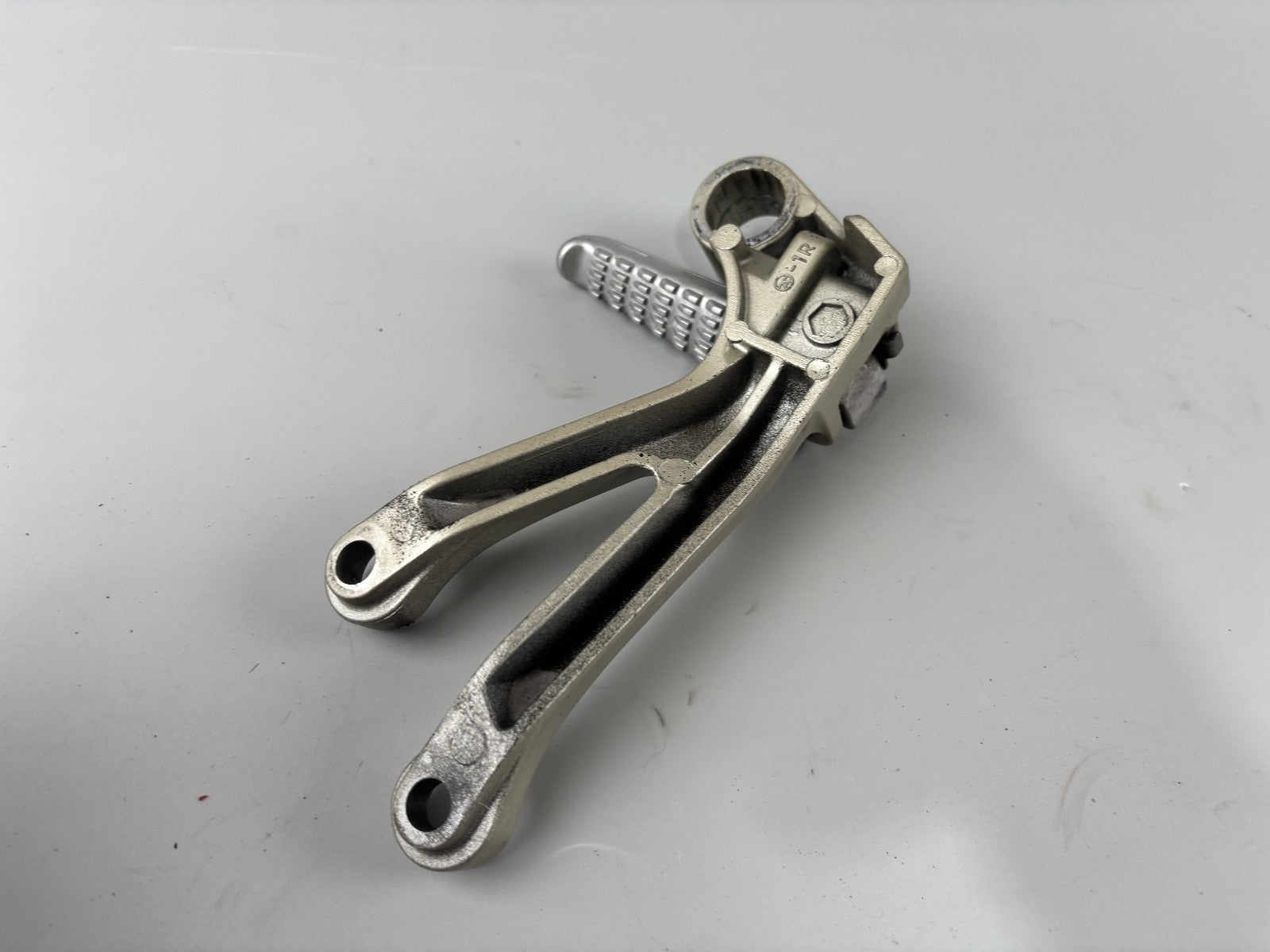 Kawasaki ZX6R ZX636 A 2002 Fußraste Soziusfußraste Foot Hanger Step rechts right