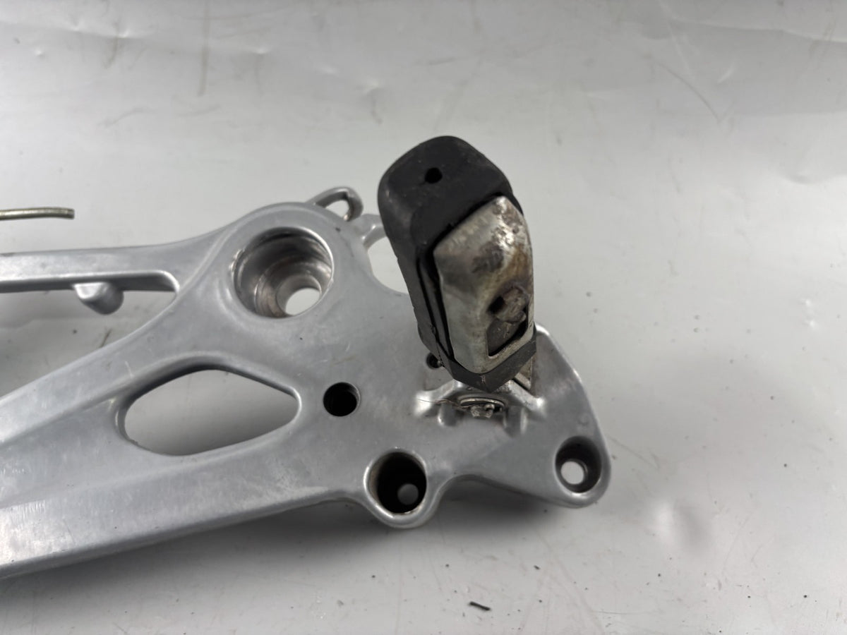 Honda SLR 650 Vigor FX 650 RD09 Fußrastenanlage Foot Step Hangers rechts right