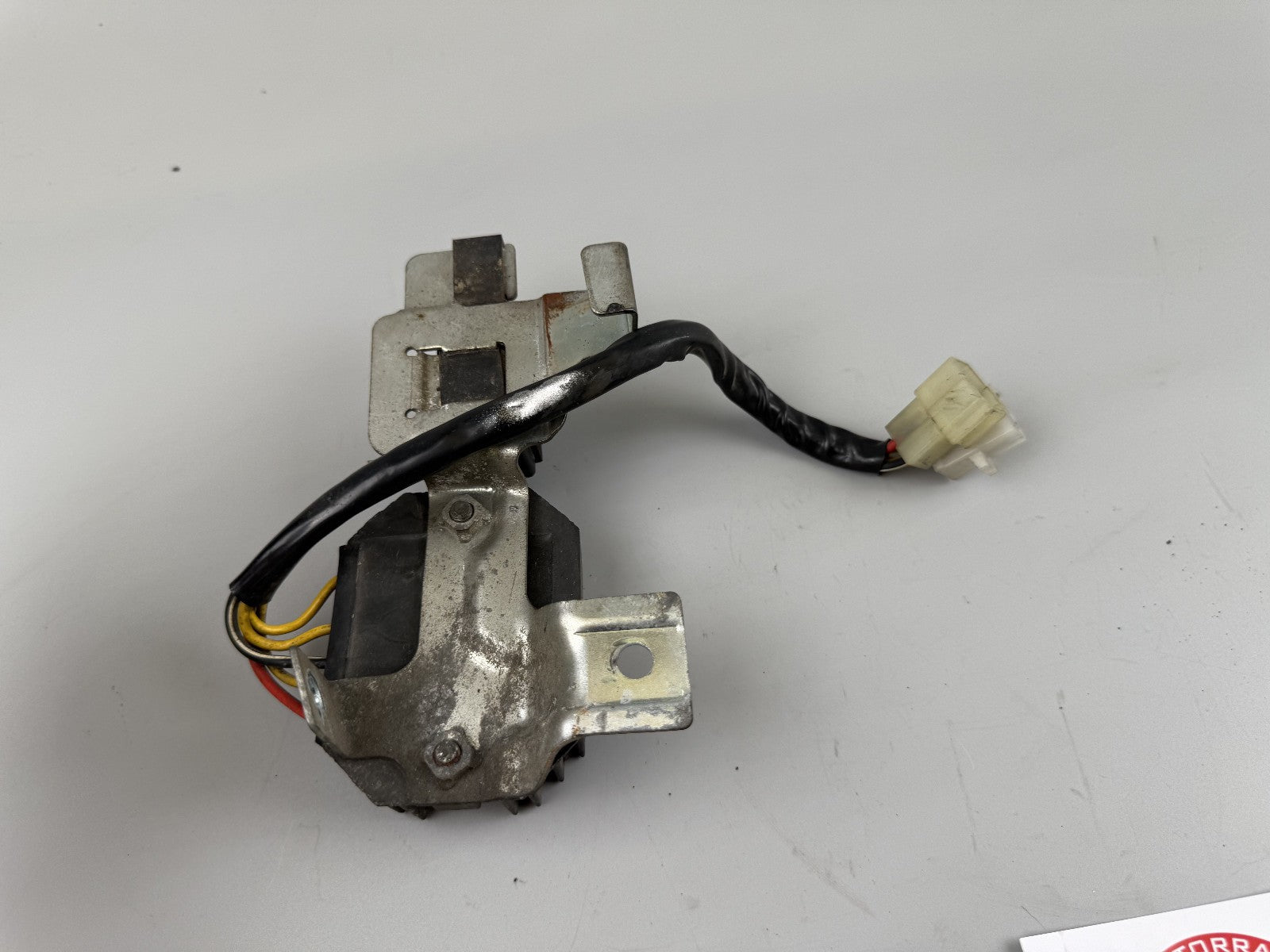 Suzuki GS500E GM51B Gleichrichter Spannungsregler Motor Engine Electric