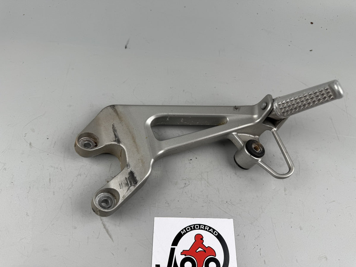 Honda VFR800 RC46 FI Fußrastenanlage Fußraste Hangers Foot Step hinten rechts