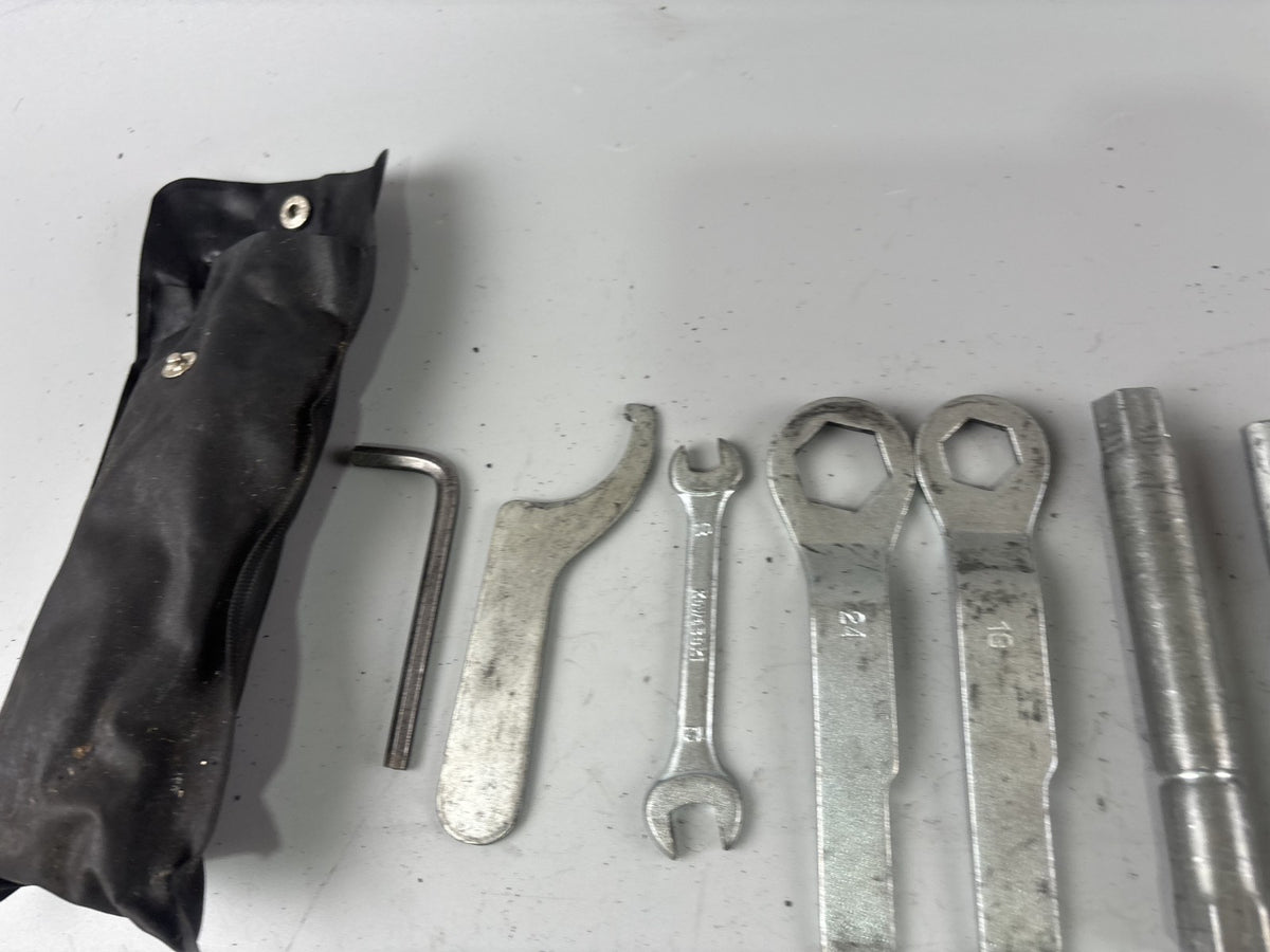Kawasaki ZZR600D ZX600D Werkzeugbox Bordwerkzeug Tools
