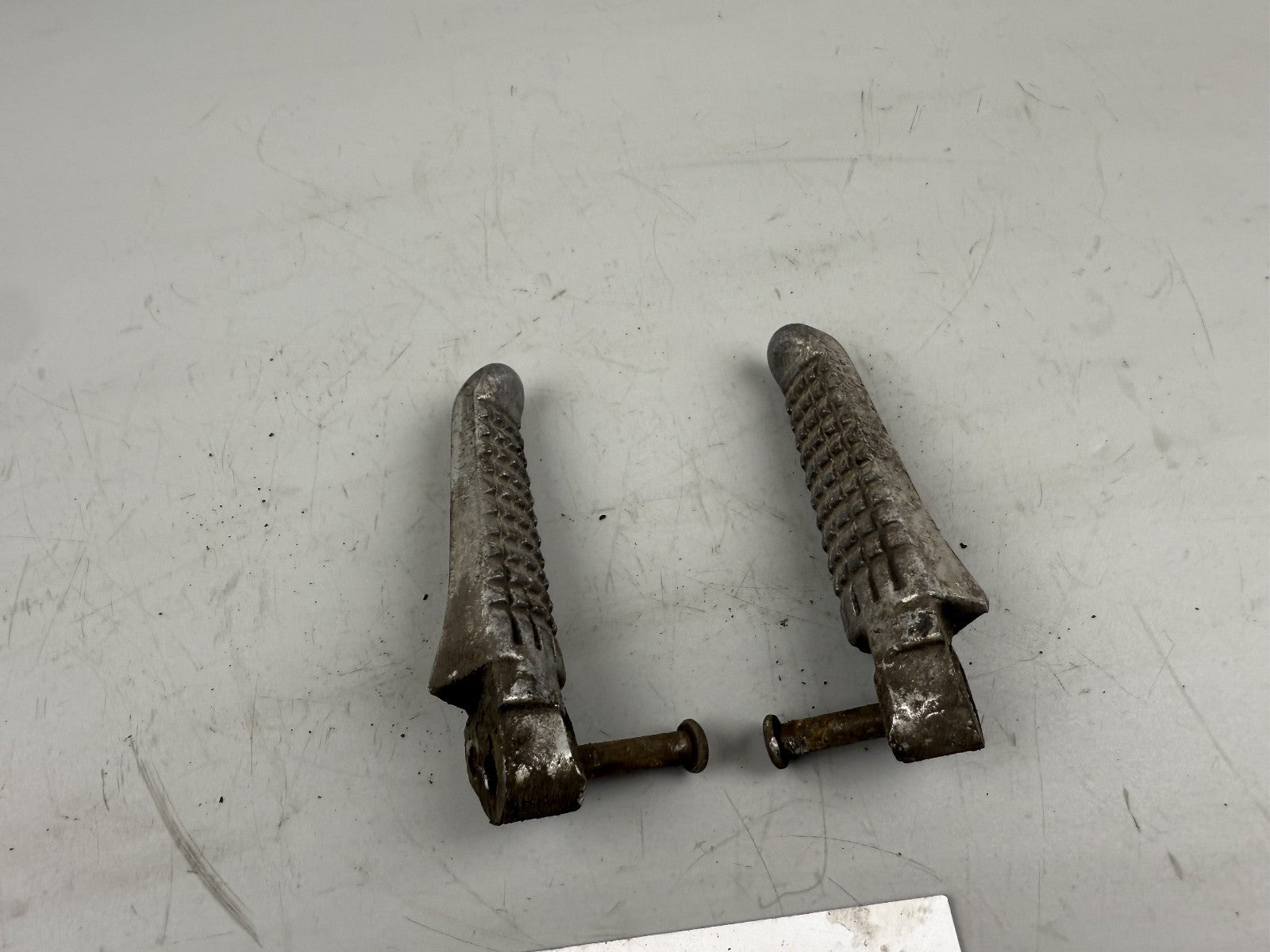 Suzuki GSF600 GN77B Bandit Fußrasten hinten back Footsteps Hangers Sozius