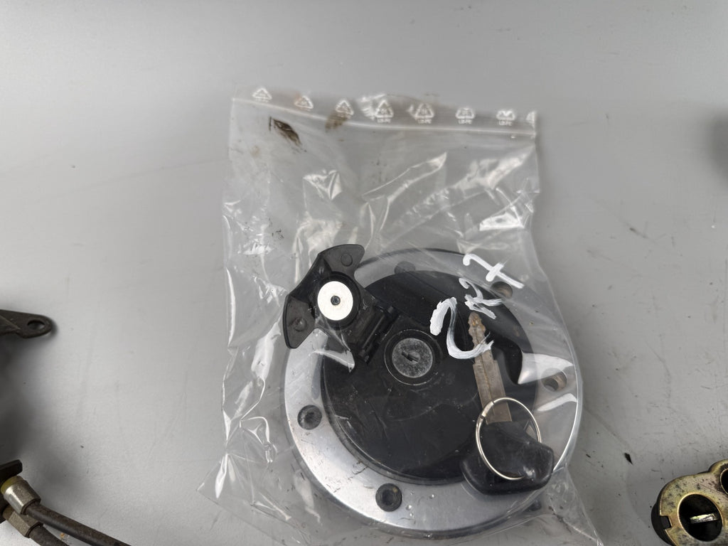 Kawasaki ZR-7 ZR750F Schlosssatz Key Lock Tankschloss Sitzbankschloss Set