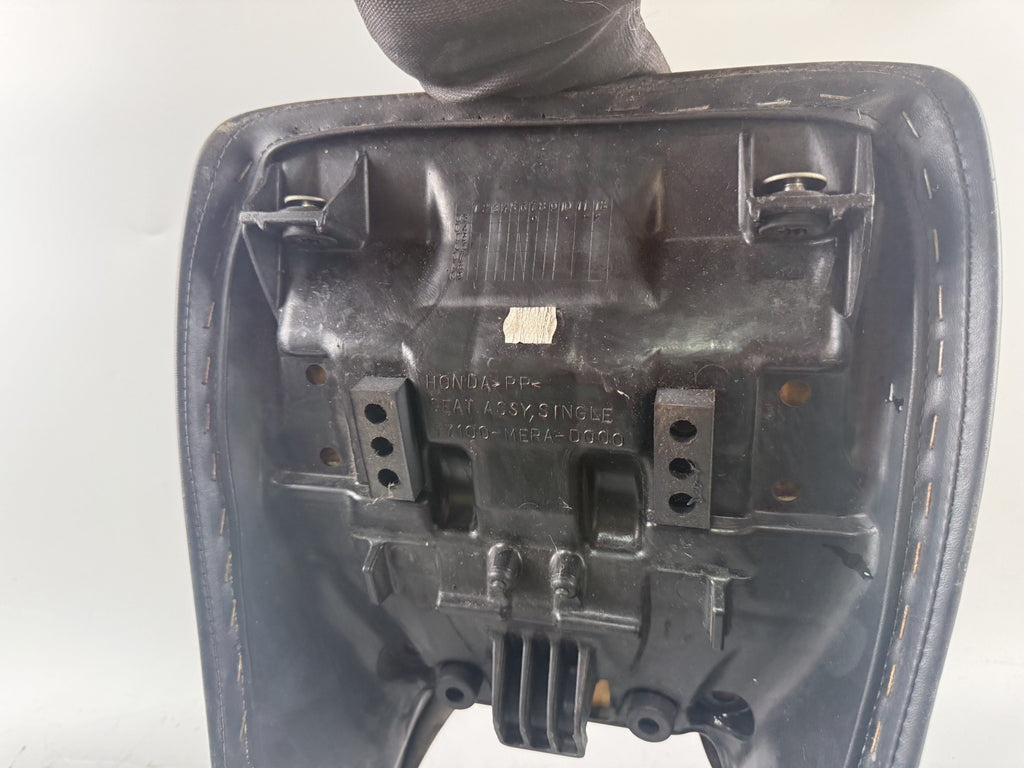 Honda CBF 600 S PC38 Fahrersitz Driver Seat Sitzbank front vorne Kissen Polster