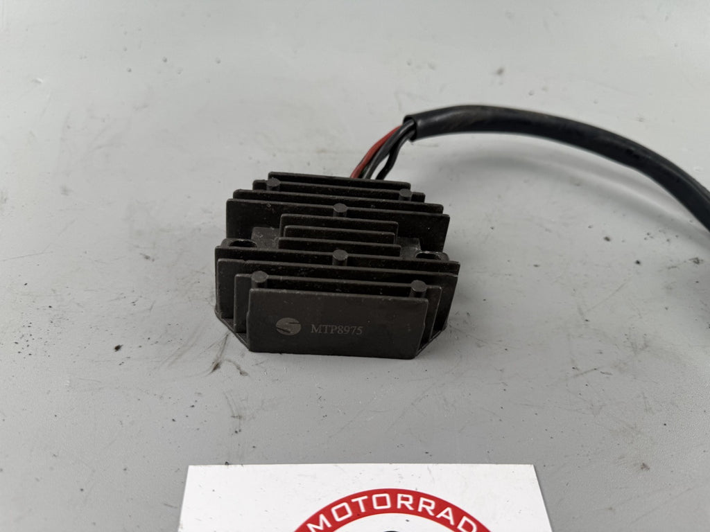 Suzuki GS 500 E GM 51 B Gleichrichter Spannungsregler Motor Engine Electric
