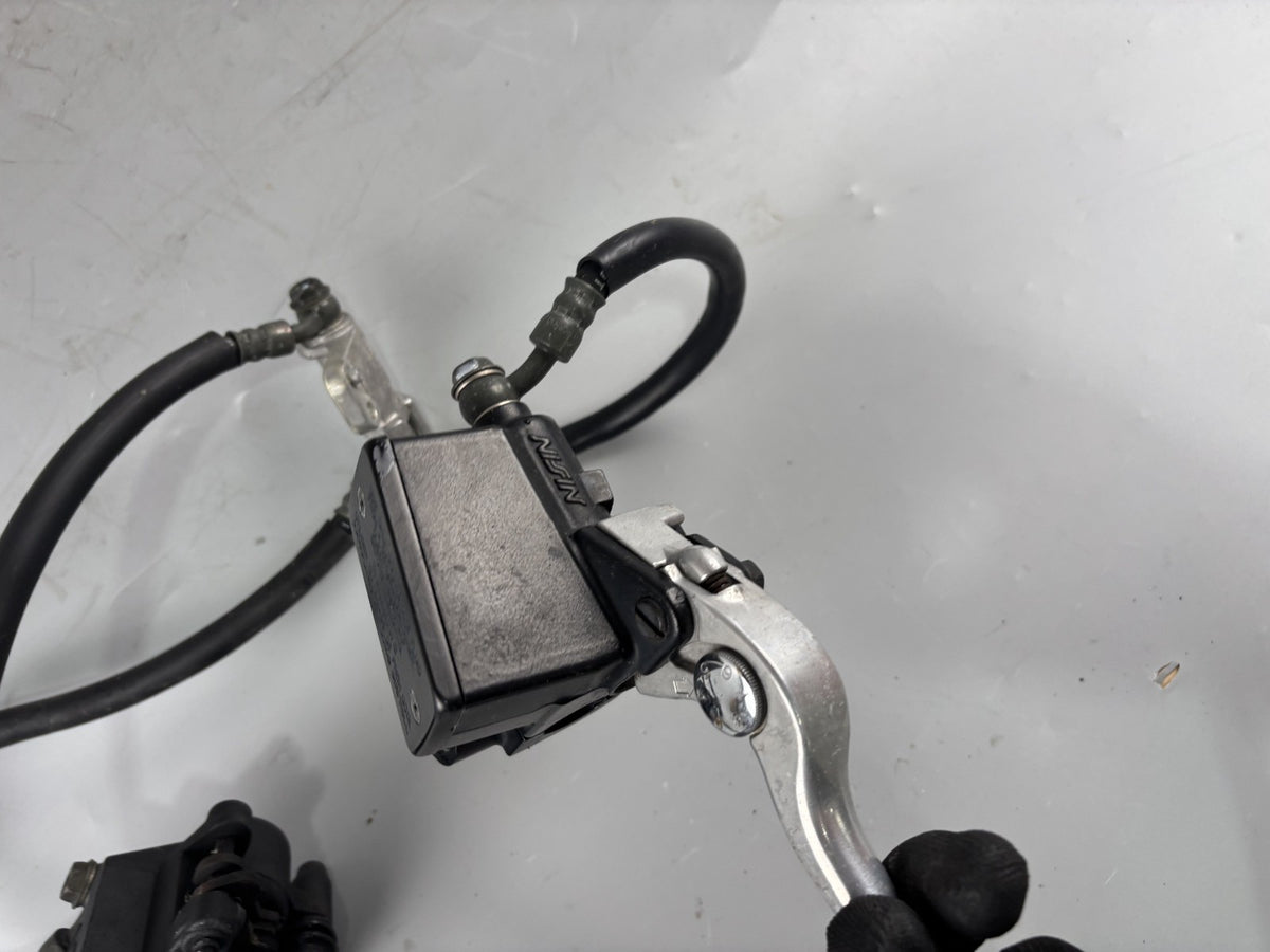 Suzuki SV650 N AV Bremse Brake Bremsanlage Bremssattel Zange vorne front