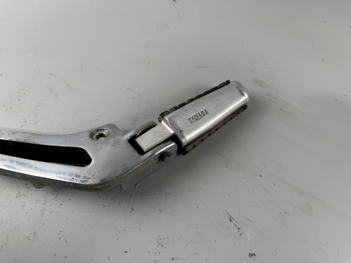 Yamaha XV1100 Virago 3LP Fußraste Halterung Foot Step Hangers links left