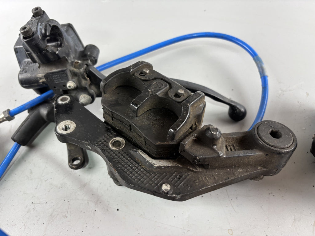 Honda CBX 650 E RC13 Bremsanlage vorne front Brake Bremssattel Pumpe