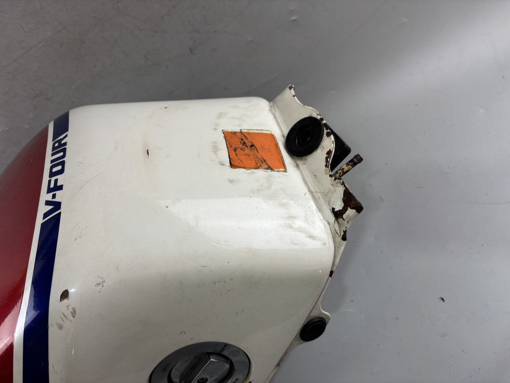 Honda VF 750 F RC15 Tank Treibstoff Kraftstoff Fuel Gas Gasoline Benzintank