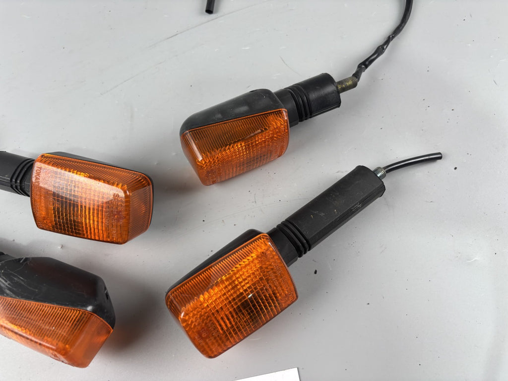 Suzuki GSF600 GN77B Blinkerset Blinkerpaar Turn Signal Lighters vorne hinten