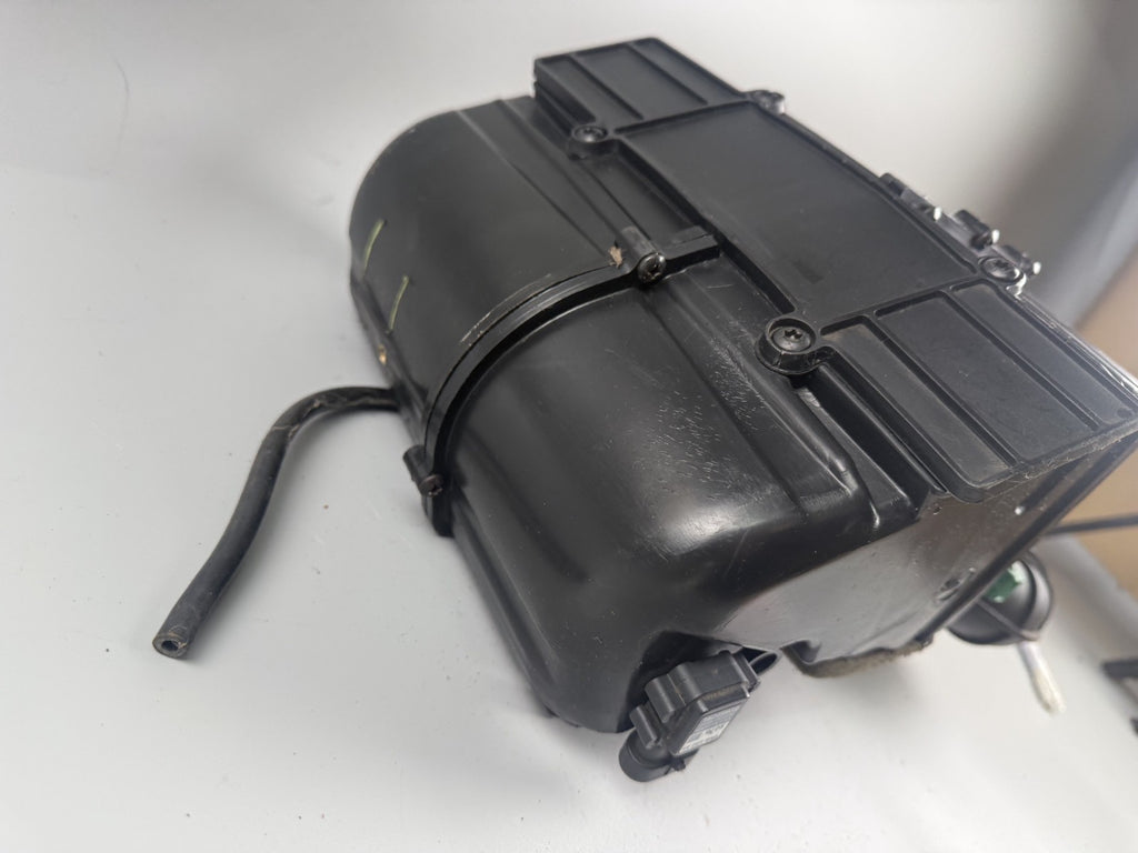 Triumph Sprint 955i ST T695 Luftfilterkasten Airbox Ansaugung Motor Engine