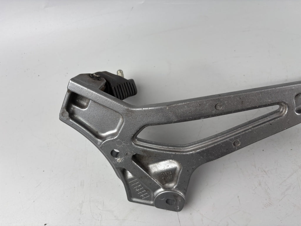 Kawasaki ER 5 EX500A Fußrastenanlage Fußraste Step Hangers Halteplatte links