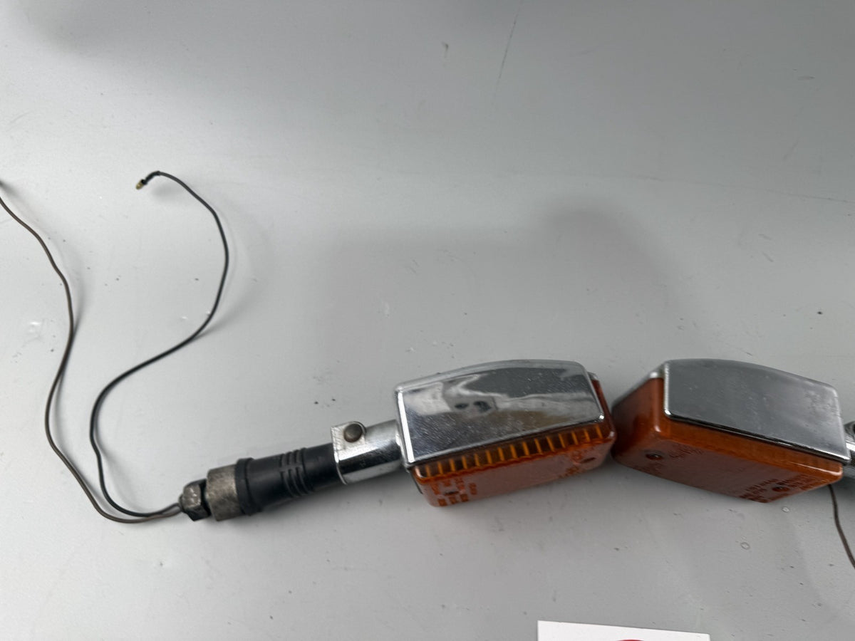 Yamaha XS 400 12E Blinkerpaar Blinkerset Lighters Lampe Turn Signal