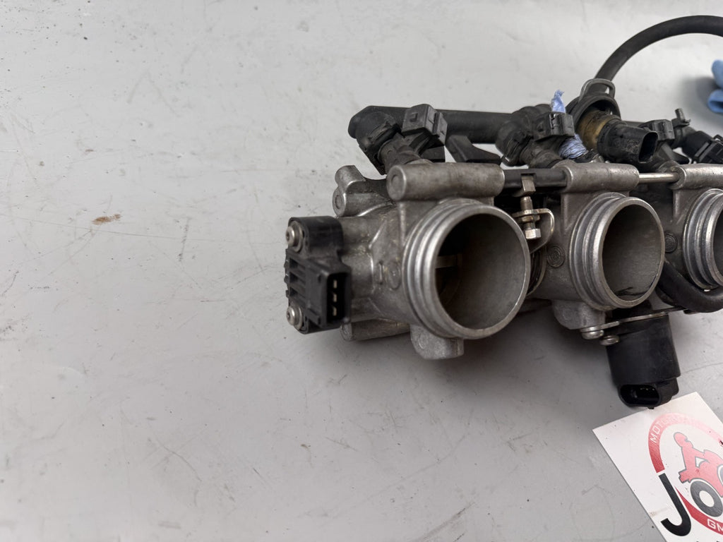 BMW K 1200 S K40 Drosselklappeneinheit Einspritzanlage Ansaugbrücke Injector