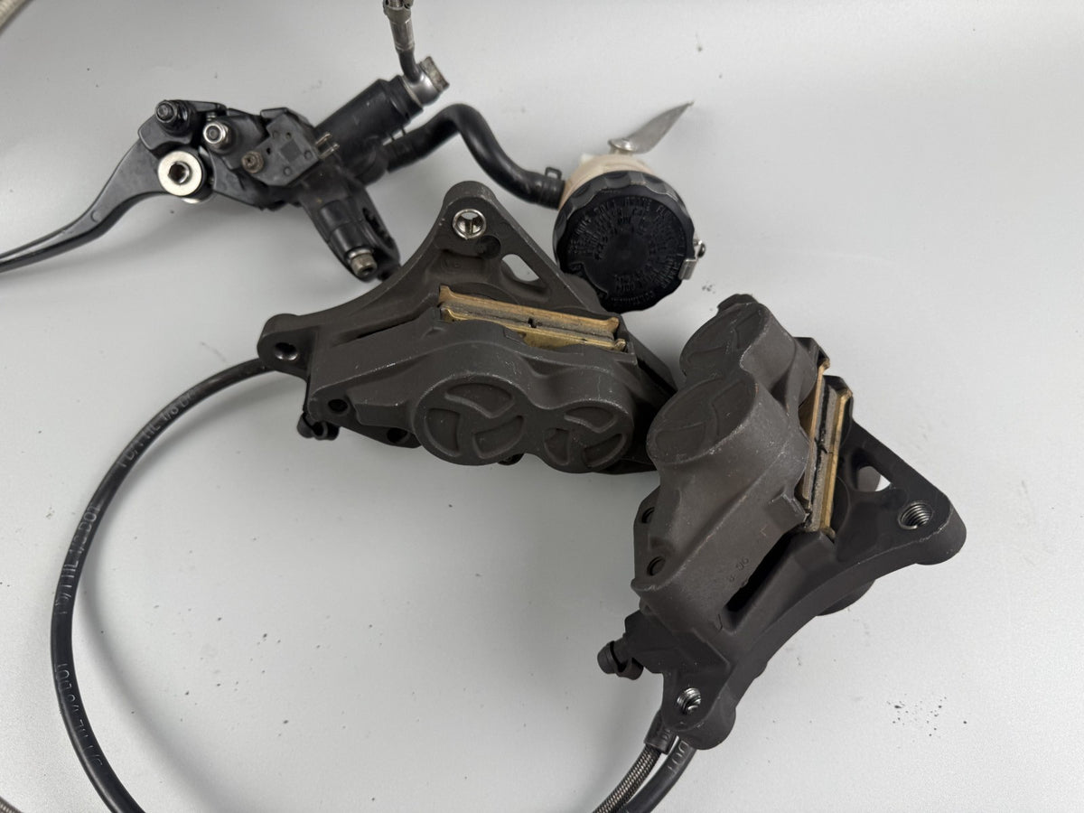 Triumph Sprint 955i ST T695 Bremsanlage Brake Bremse Sattel Pumpe vorne front