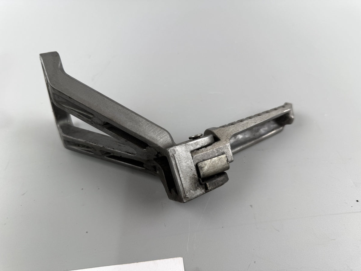 Kawasaki ZX-6R ZX600F Fußraste hinten Soziusfußraste Foot Hangers links left