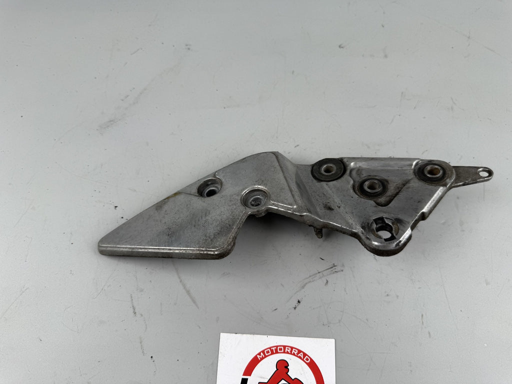 Suzuki GSF600 GN77B Bandit Fußrastenplatte Foot Hangers rechts right