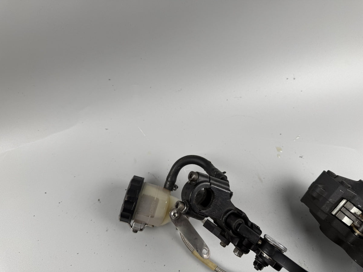 Triumph Sprint 955i ST T695 Bremsanlage Brake Bremse Sattel Pumpe vorne front