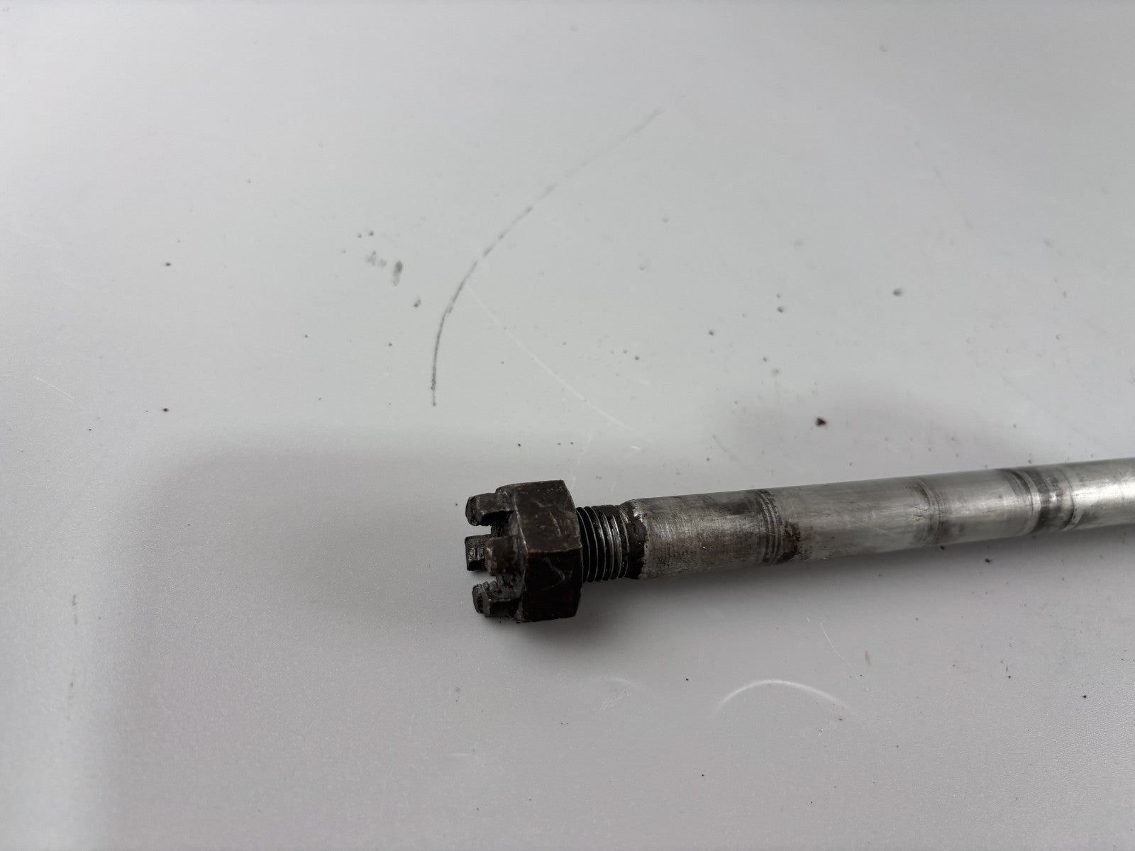 Kawasaki BN125A EL125 Eliminator Achse Hinterradachse Aufhängung
