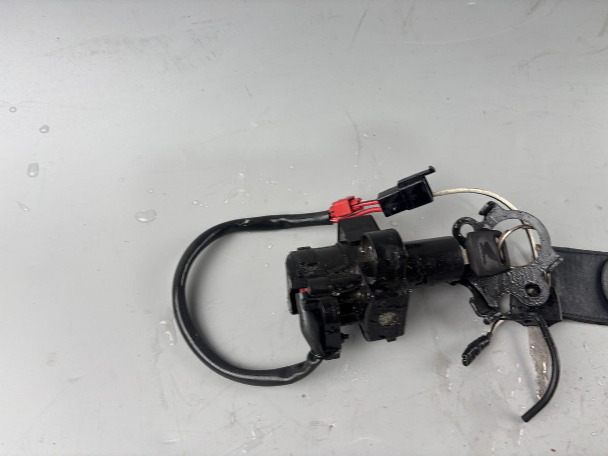 Honda SLR 650 Vigor FX 650 RD09 Schlosssatz Zündschloss Tankschloss Key Lock