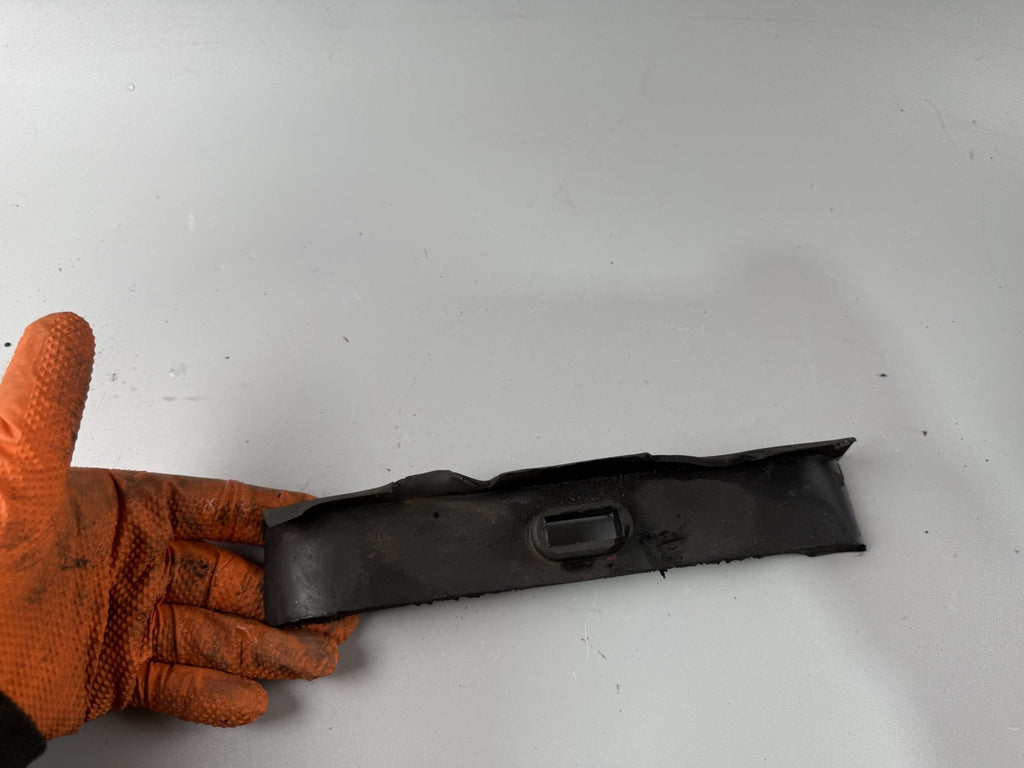 Yamaha XS 400 12E Tankgummi Halterung Holder Rubber Vibrationsschutz