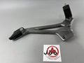 Kawasaki ER 5 EX500A Fußrastenanlage Fußraste Step Hangers Halteplatte links