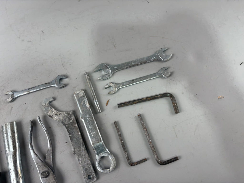 Yamaha XJ 900 Diversion 4KM Bordwerkzeug Tools