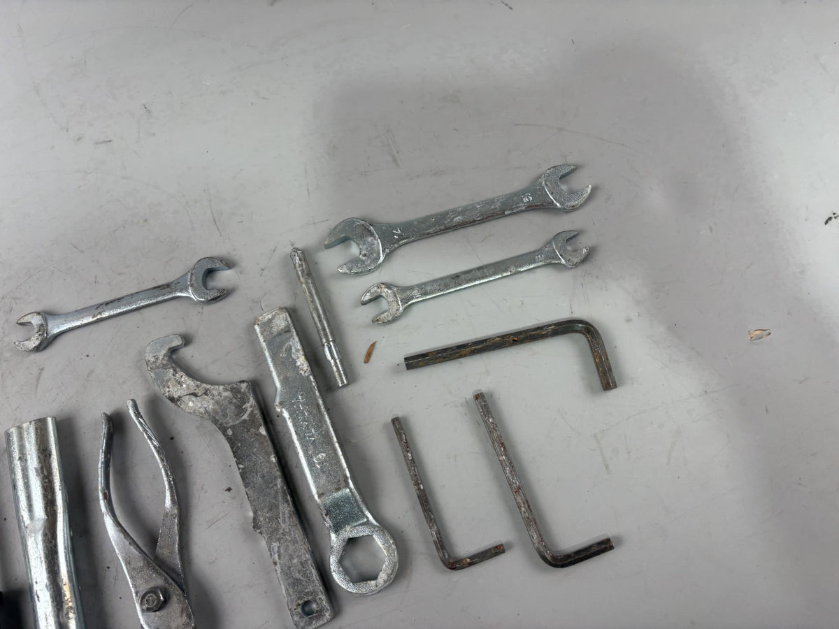 Yamaha XJ 900 Diversion 4KM Bordwerkzeug Tools