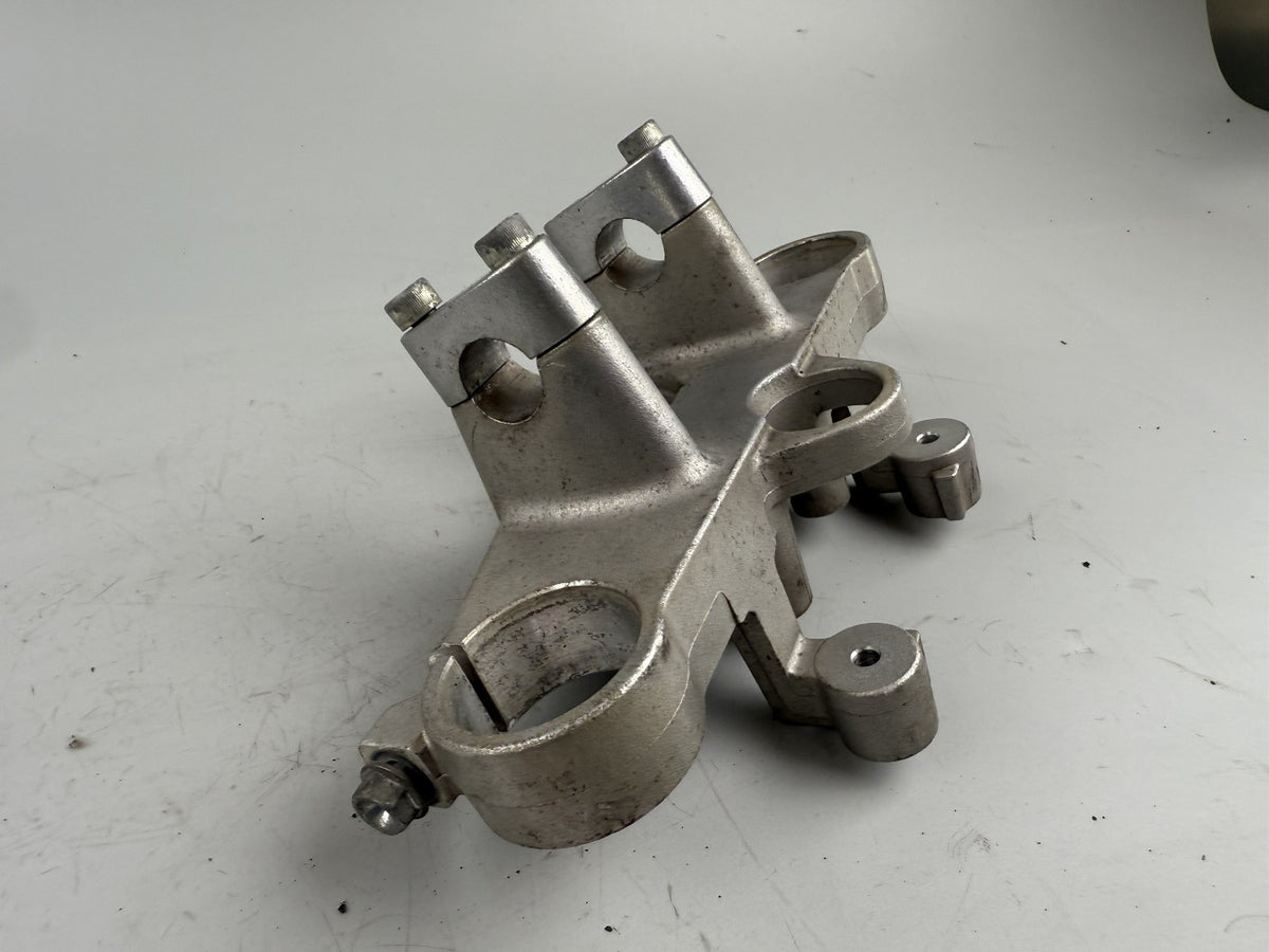 Suzuki GSX750 AE Inazuma Gabelbrücke Bridge Halterung Holder Lenker Handlebar