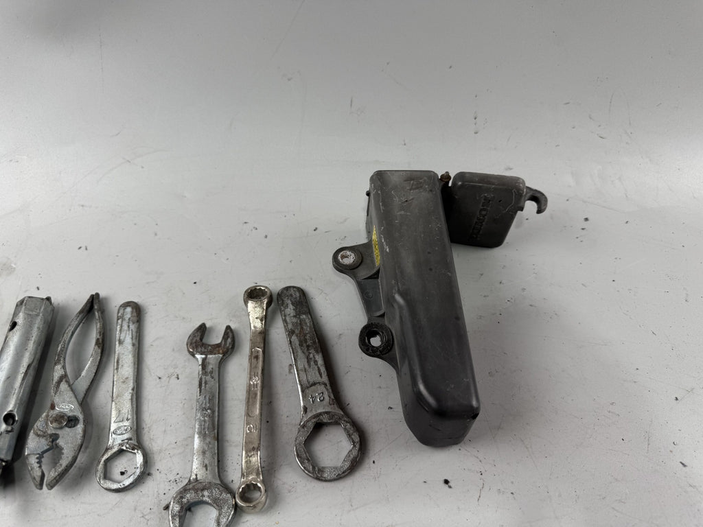 Honda XL600 R Transalp PD 06 Spezialwerkzeug Bordwerkzeug Tools