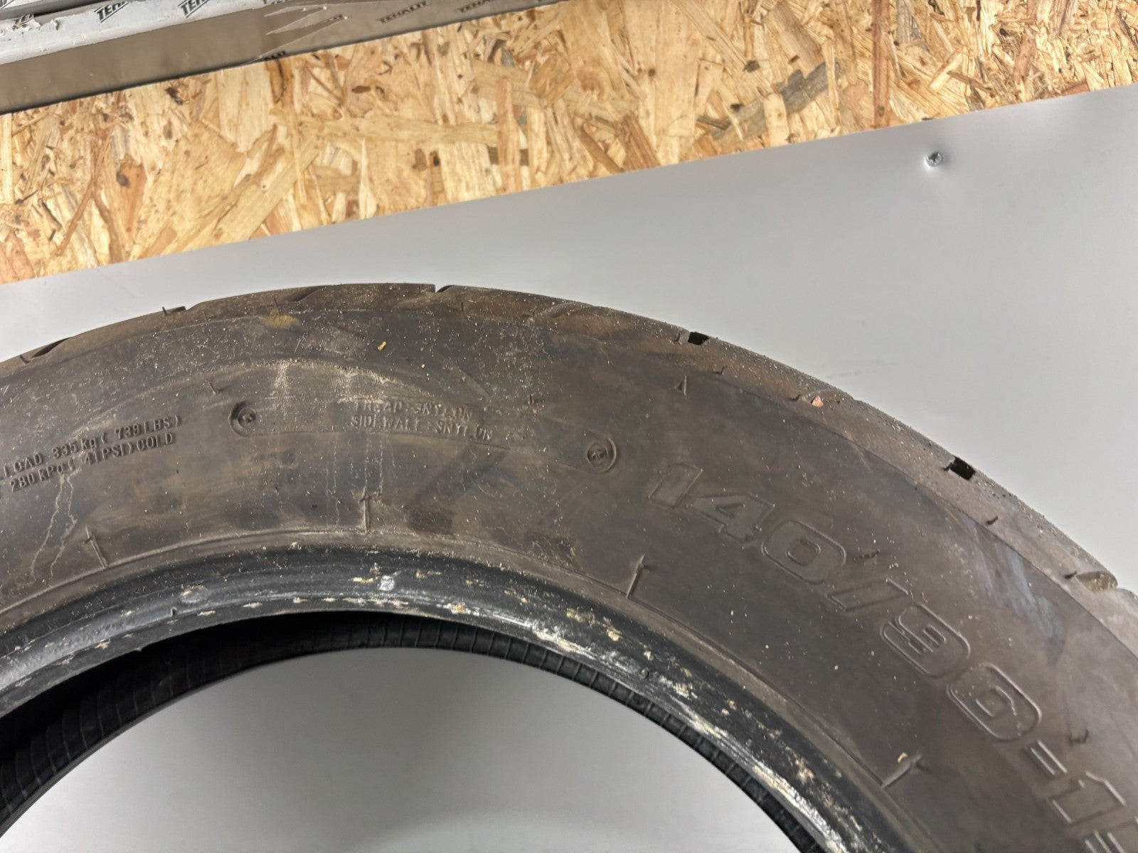 Motorrad Reifen Wheel 140/90 15 Bridgestone Exedra Max 12/2023 DOT 6,5mm