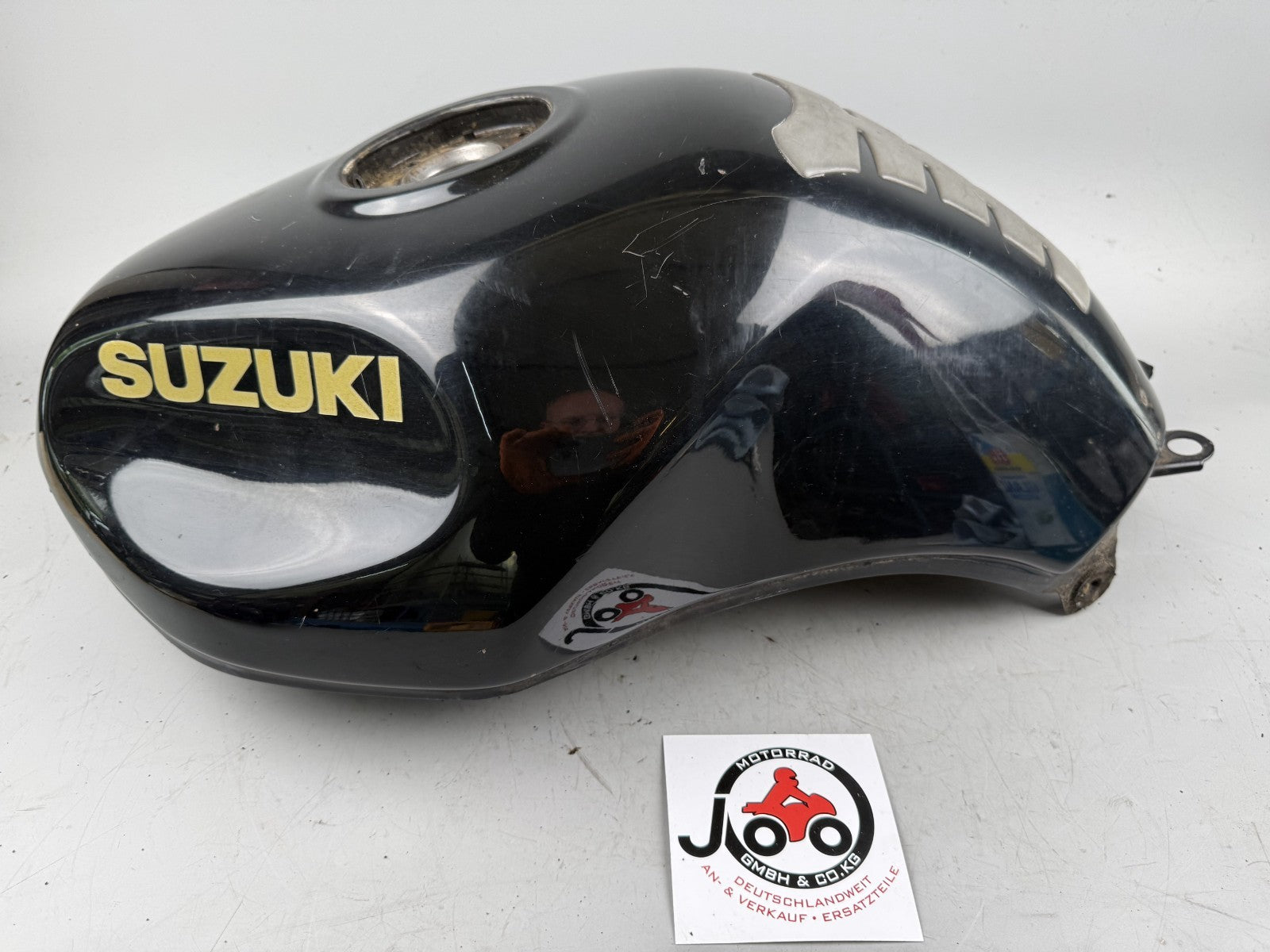 Suzuki GSF600 GN77B Tank Benzintank Kraftstofftank Treibstofftank Fuel Gasoline