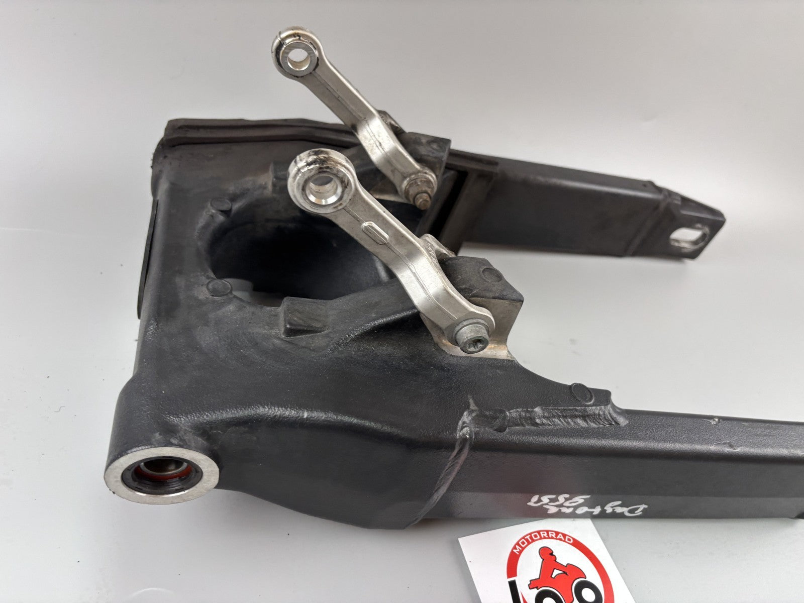 Triumph Daytona 955i T595 N 2002 Schwinge Schwingarm Swing Hinterrad Antrieb