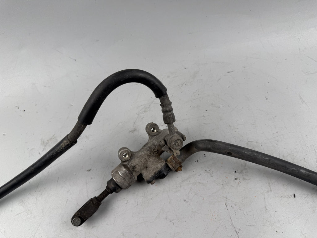 Suzuki GSX 750 AE Inazuma Bremse Bremsanlage Brake Sattel Pumpe hinten back