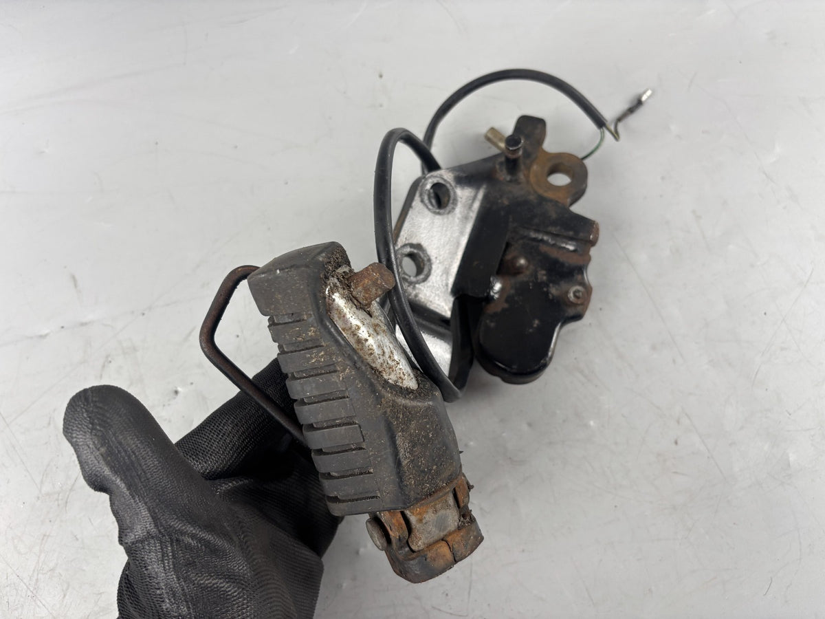 Kawasaki EL250 252 Eliminator Fußraste links Foot Step Seitenständerschalter