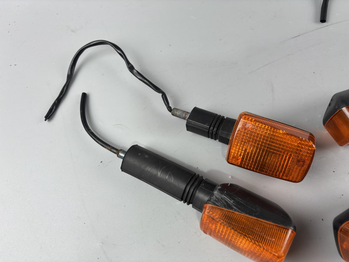Suzuki GSF600 GN77B Blinkerset Blinkerpaar Turn Signal Lighters vorne hinten