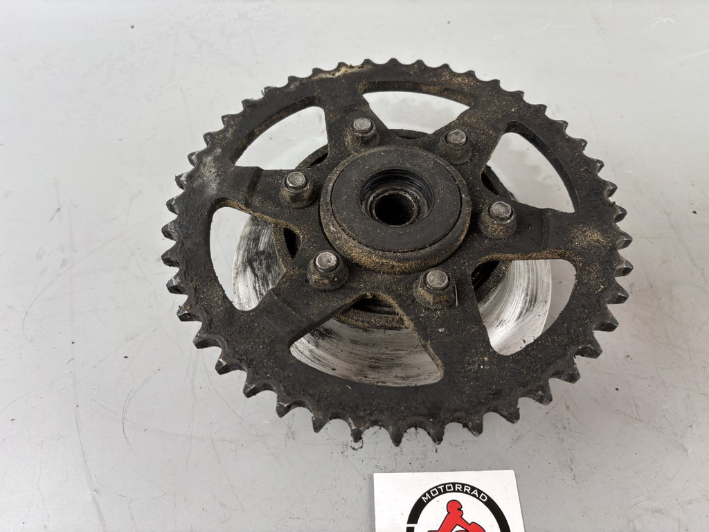 Suzuki GSX-R 1100 W GU75C Kettenradträger Kettenrad Antrieb Hinterrad Chain