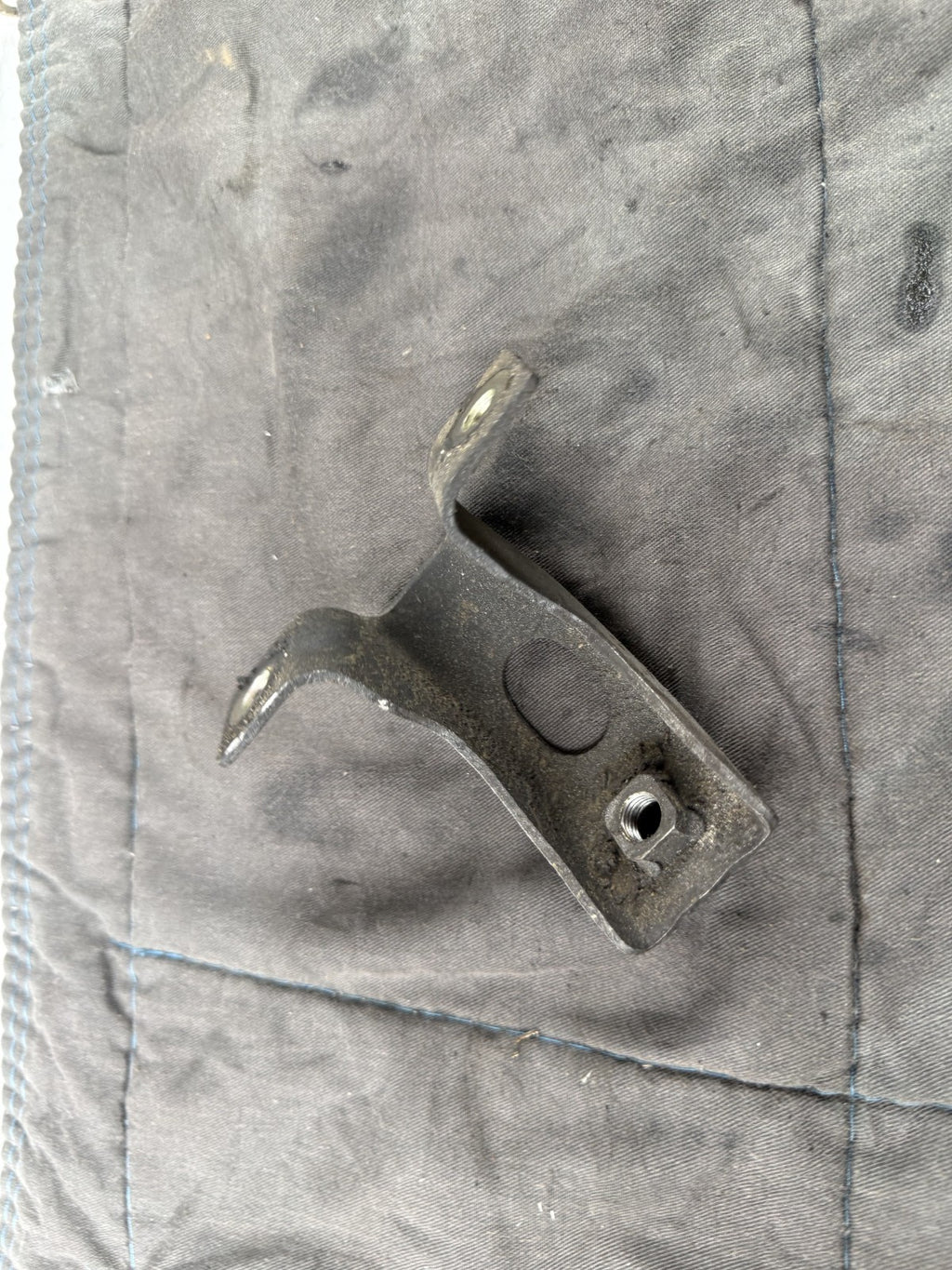 Yamaha XJR1200 4PU Halterung Holder Motor Engine