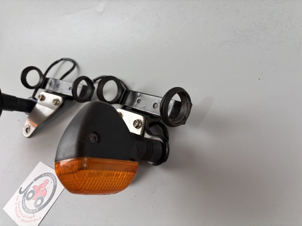 Suzuki GS 500 EU GM51B Blinker Signal Licht Lampe vorne front Halterung Holder