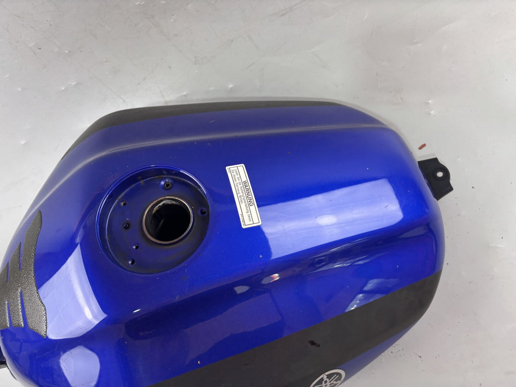 Yamaha FZS600 Fazer RJ02 Tank Treibstoff Kraftstoff Fuel Gas Gasoline Benzintank