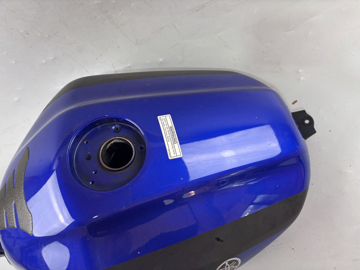 Yamaha FZS600 Fazer RJ02 Tank Treibstoff Kraftstoff Fuel Gas Gasoline Benzintank