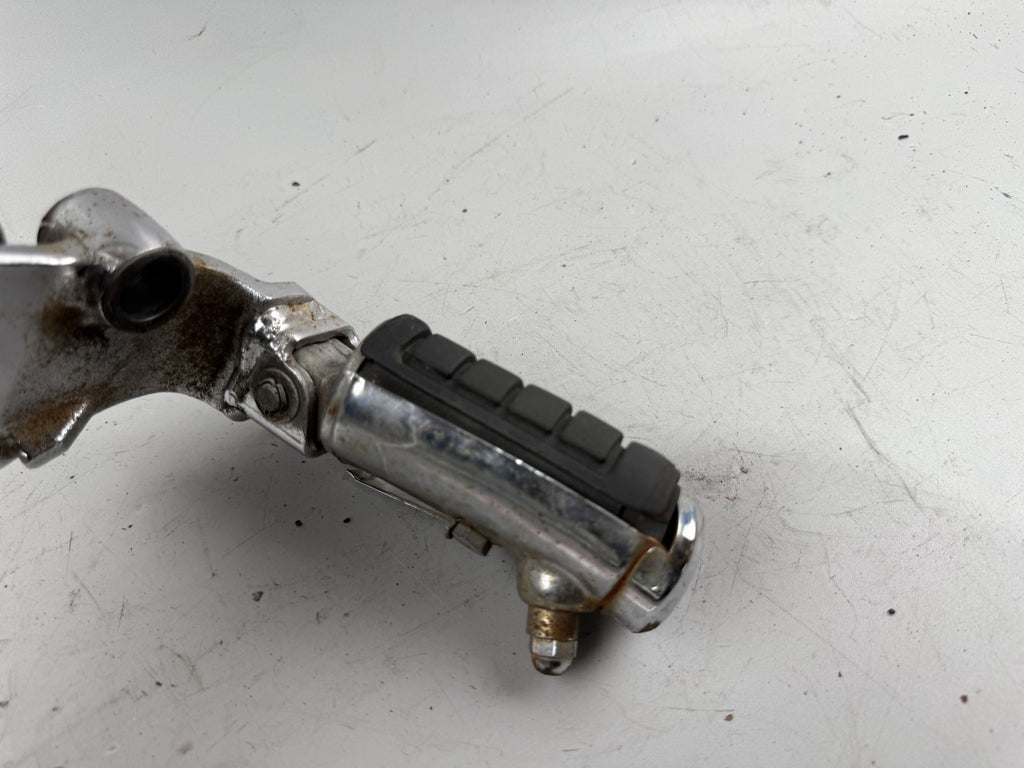 Honda CMX450 Rebell PC17 Fußraste Foot Stp Hangers vorne links left