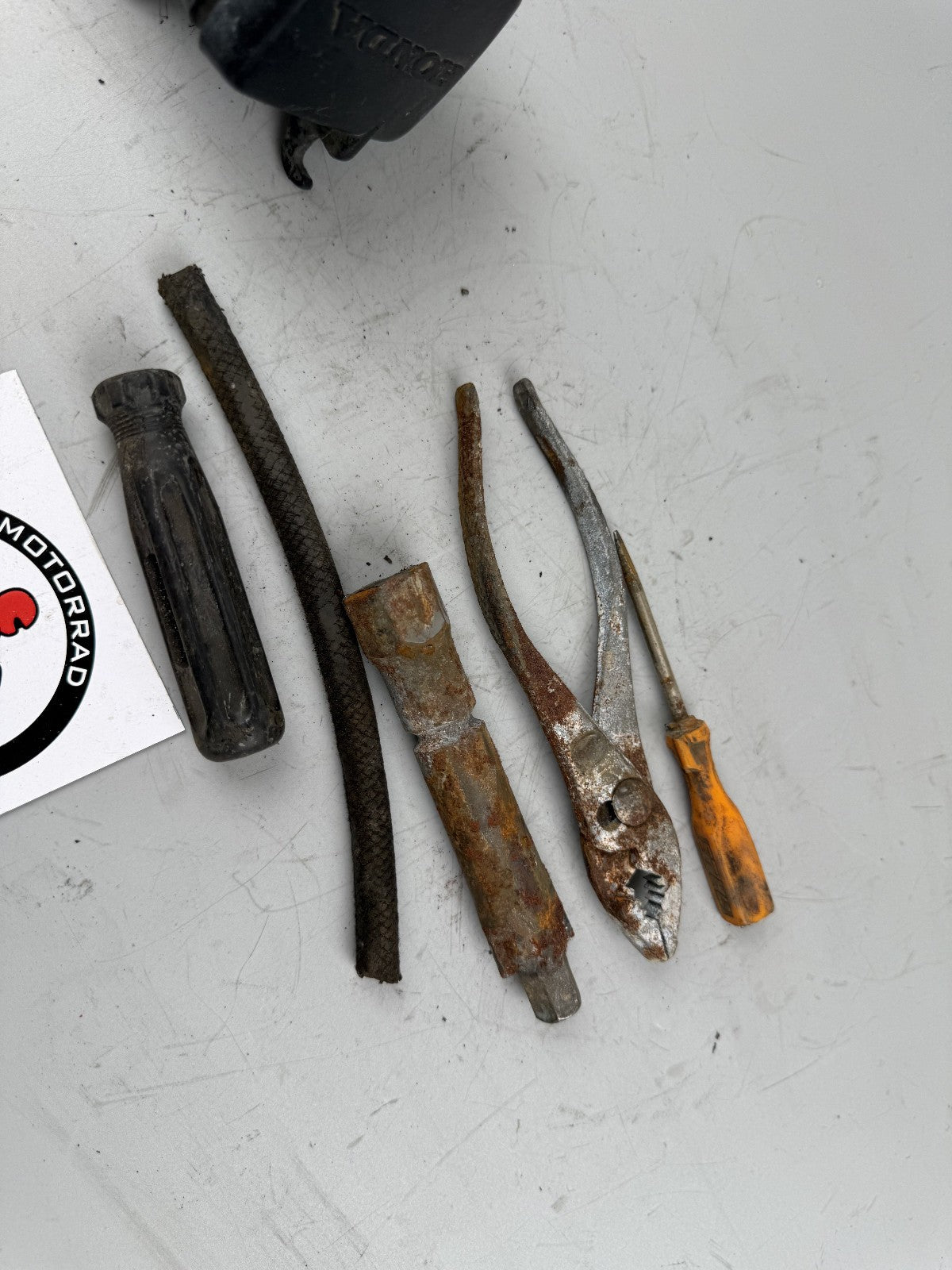 Honda XL350 R ND03 Bordwerkzeug Tools Staufach
