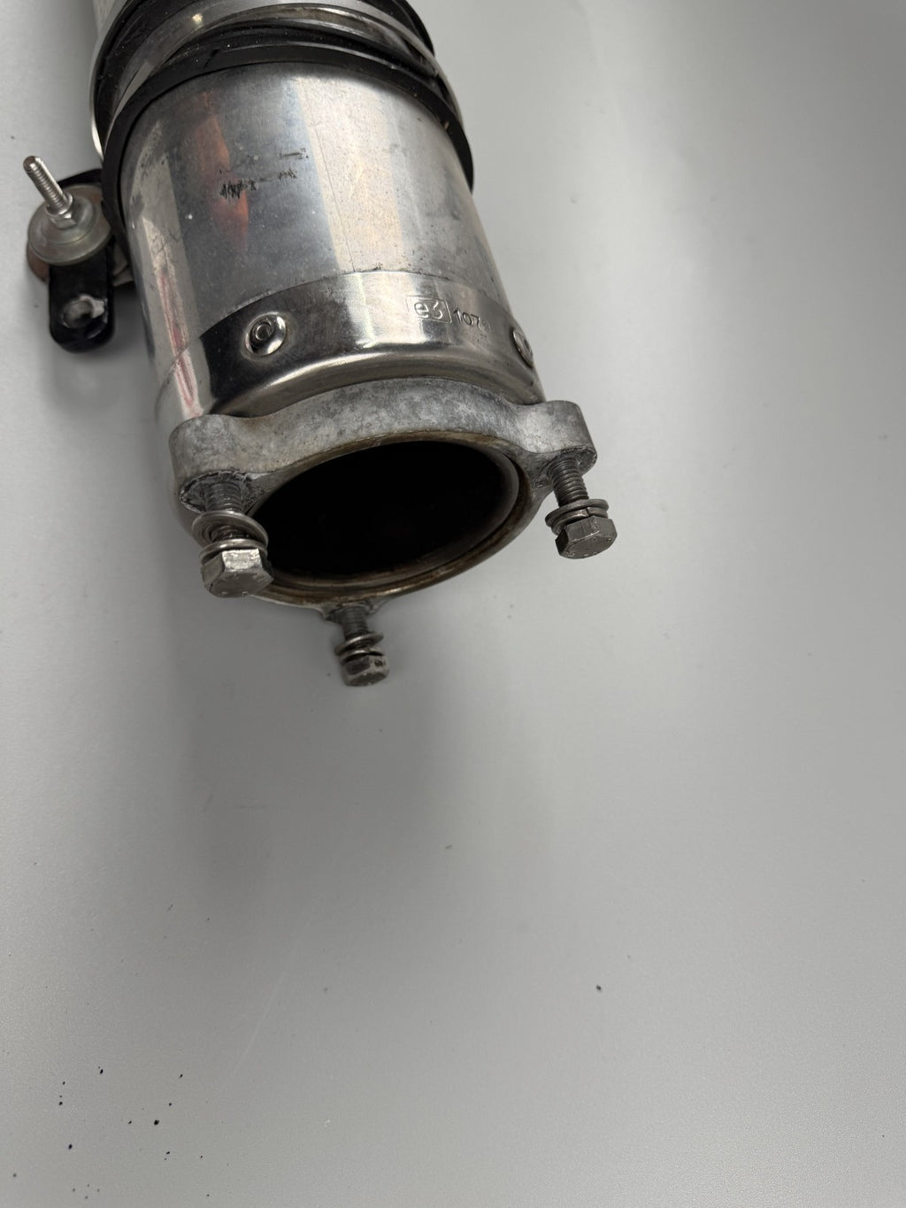 Suzuki GSX 750 AE Inazuma Auspuff Exhaust Schalldämpfer Endtopf Shark E3 1079