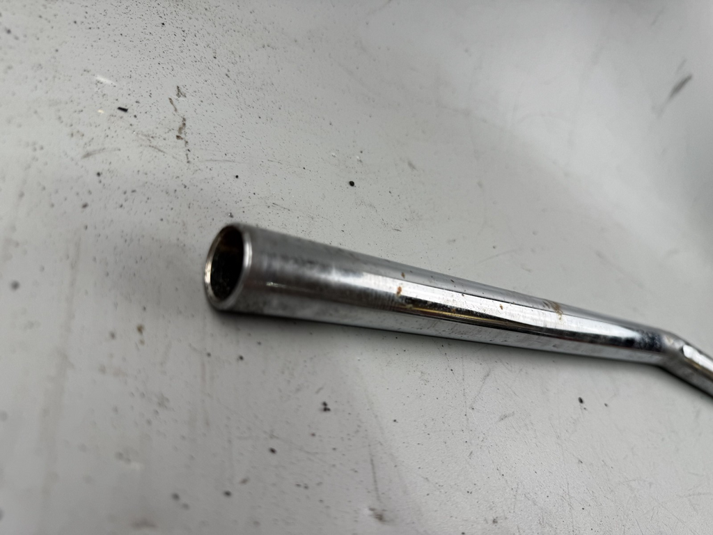 Suzuki GN250 NJ42A Lenker Handlebar Holder Halterung Griff LSL