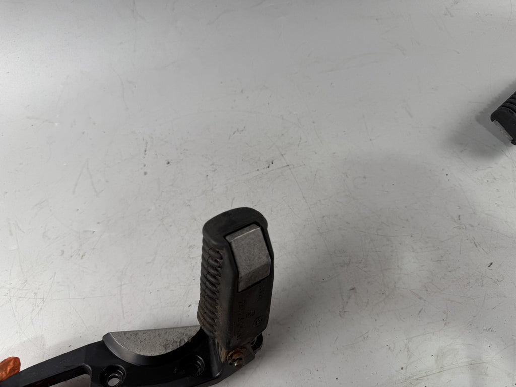 BMW R 1150 GS R 21 Fußraste Foot step Hanger hinten back rechts right