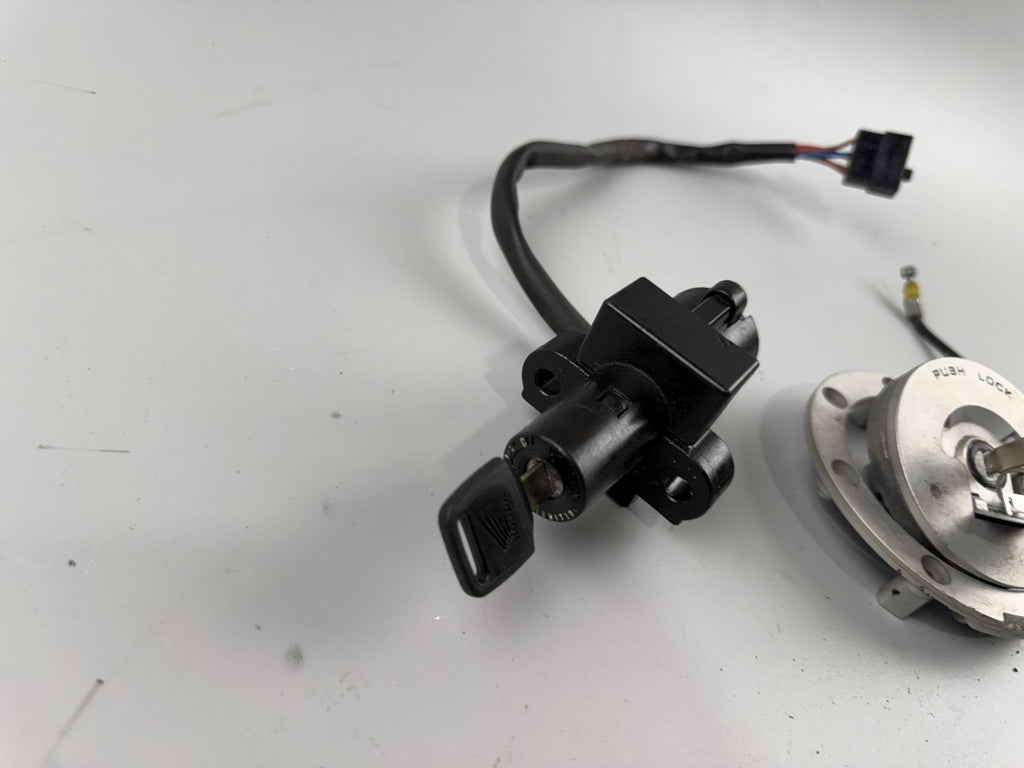 Honda CB500 PC26 Schlosssatz Key Zündschloss Tankschloss Lock Sitzbank