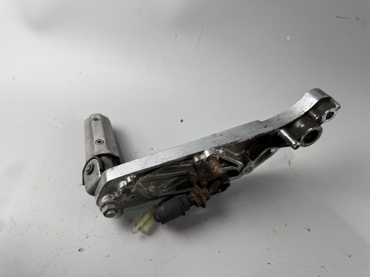 Kawasaki ZL600 Eliminator Fußrastenanlage Foot Step Hangers rechts right